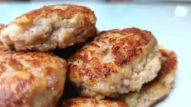 Самые любимые котлеты нашей семьи. Беру кулачок фарша и готовлю целую кучу котлет (делюсь “секретом”)